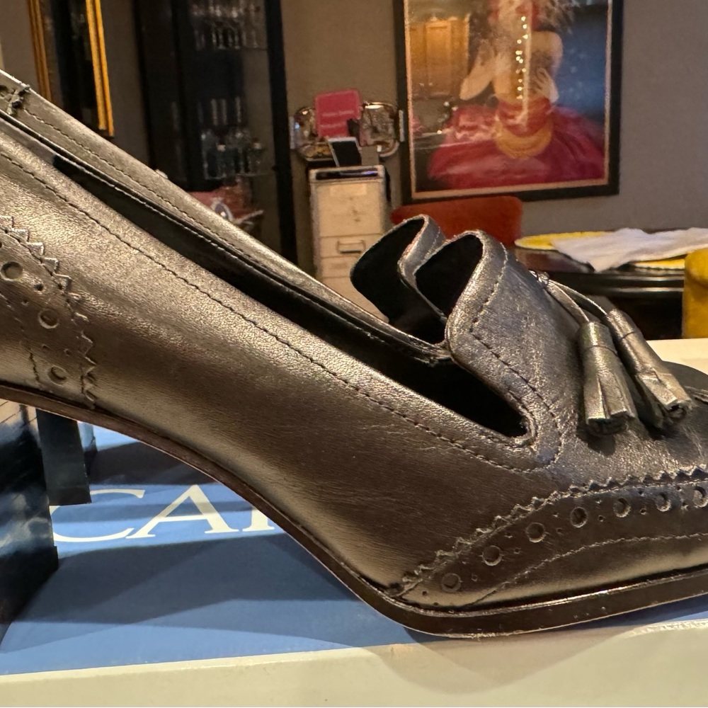 Capezio black 8M pumps new